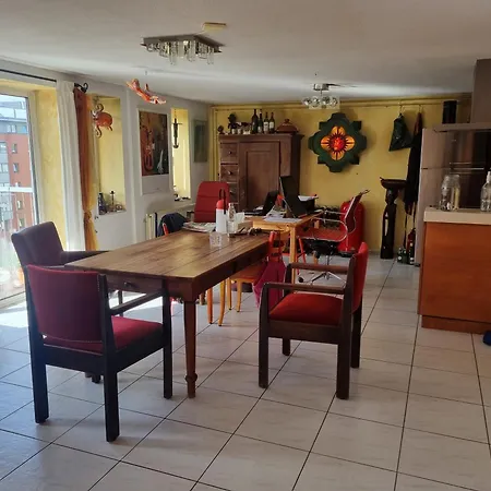 Stunning With Canal View Centre *